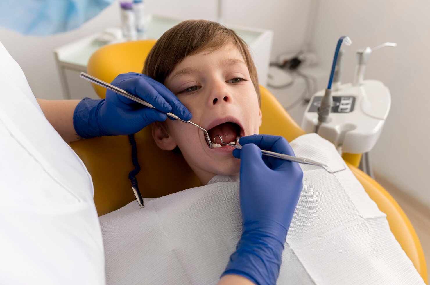 leczenie kanałowe mlecznych zębów